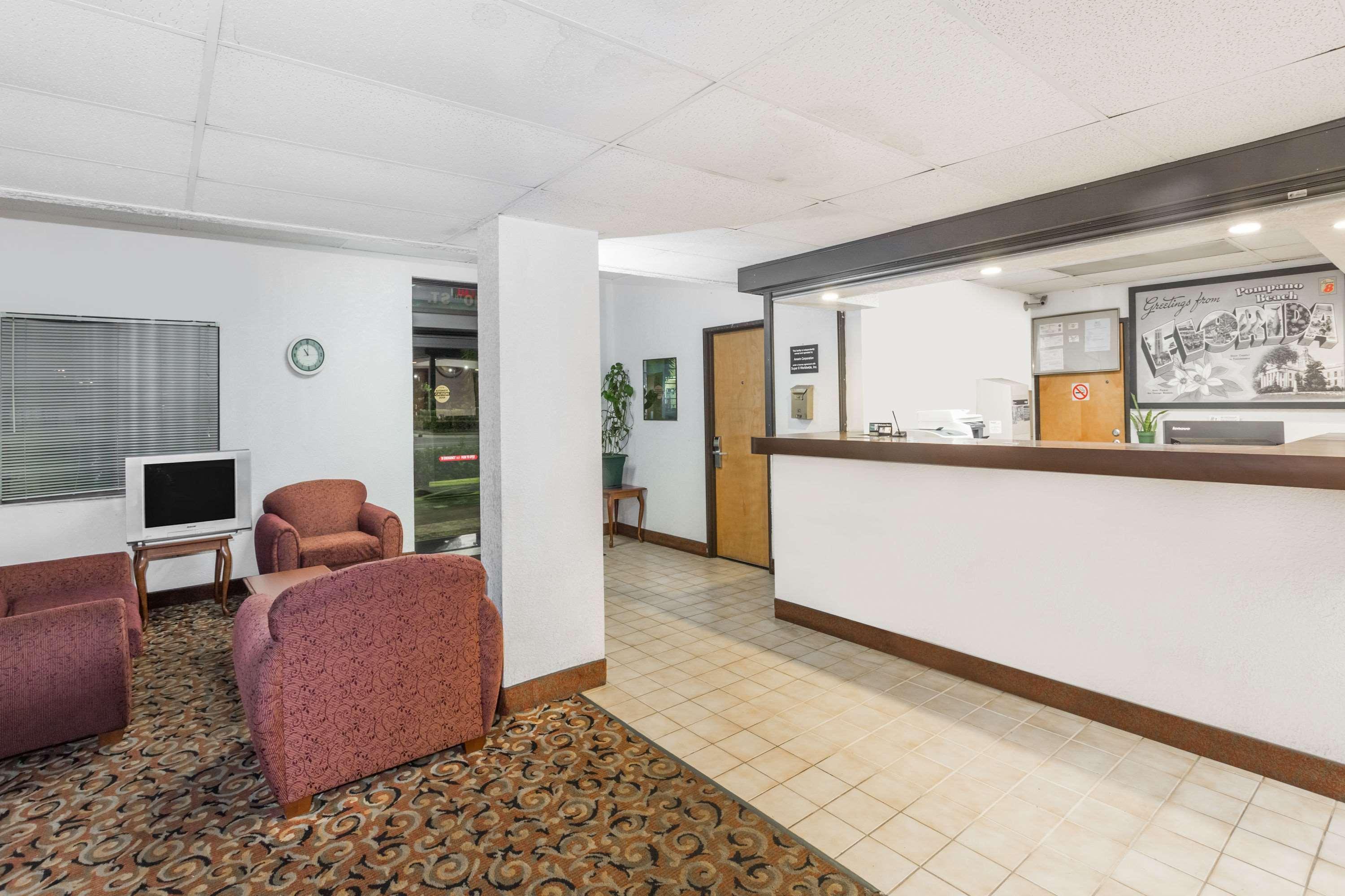 Super 8 By Wyndham Pompano Beach Exterior foto