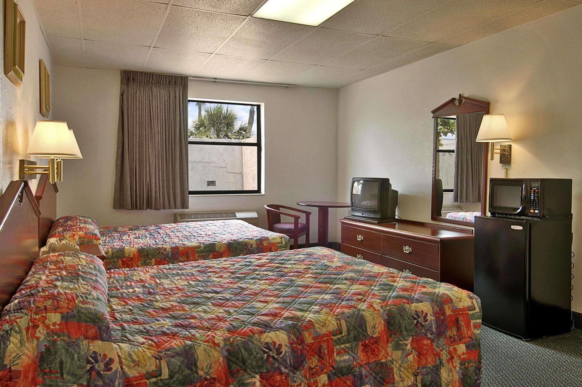 Super 8 By Wyndham Pompano Beach Habitación foto